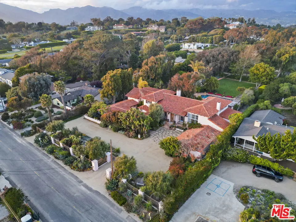 Residential Lease for rent at 7332 Birdview Avenue, Malibu, Los Angeles County, CA featuring 6 beds and 6 baths