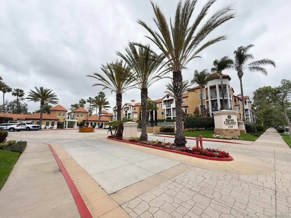 Apartment for rent at 2220 Camino De La Reina 5214, San Diego, CA featuring 1 bed and 1 bath