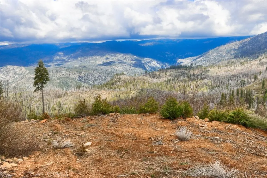 7170 7174 Yosemite Park Way, Yosemite, CA — listing photo 1