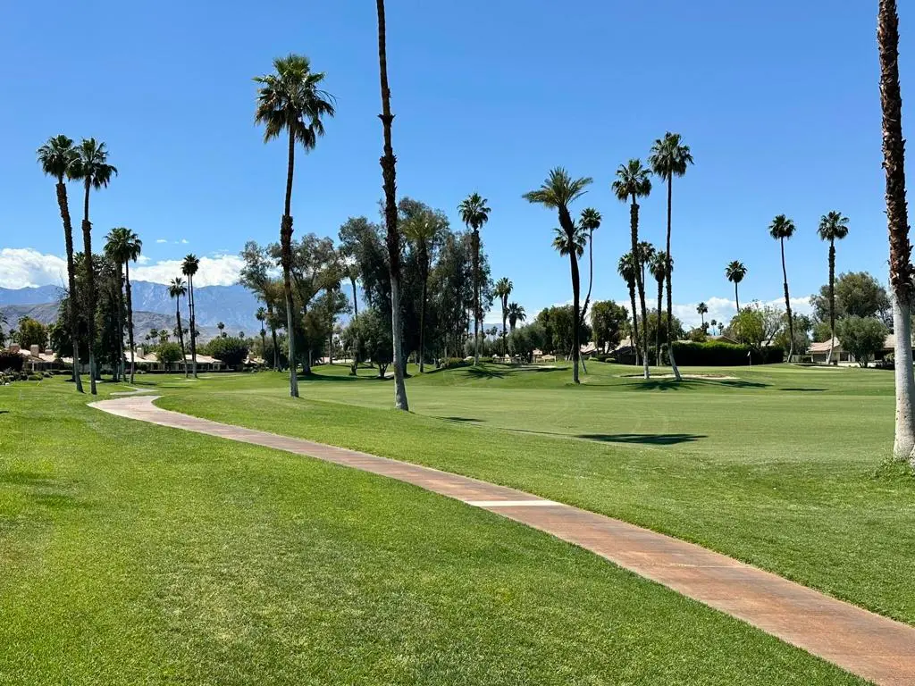 Residential Lease for rent at 430 Sierra Madre S, Palm Desert, Riverside County, CA featuring 2 beds and 2 baths