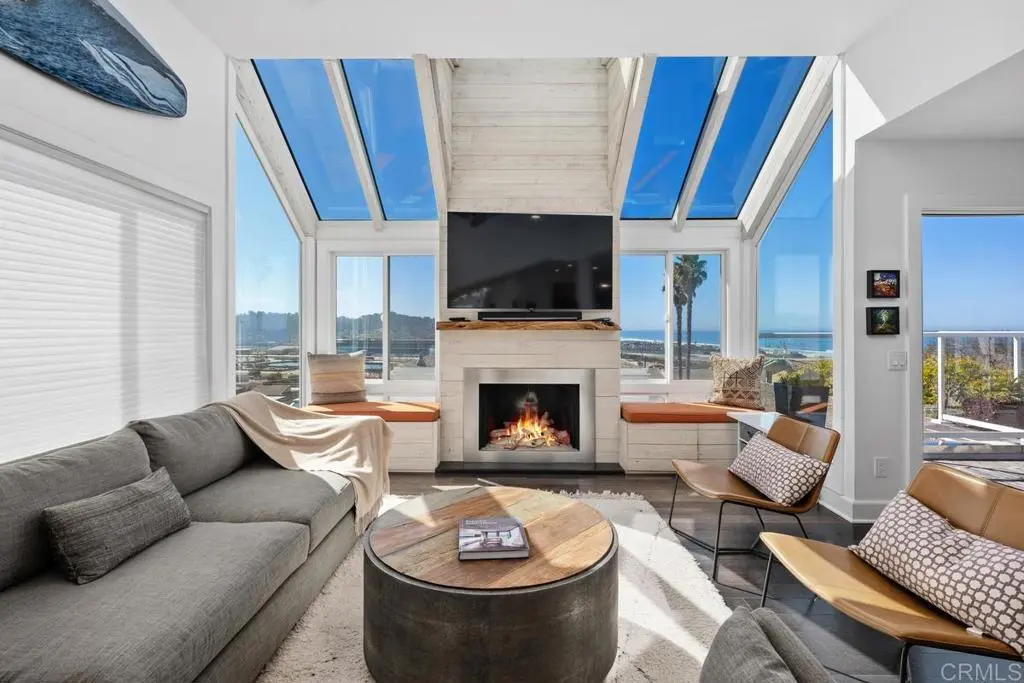 Townhouse for rent at 328 SHOMAKER CT., Solana Beach, CA featuring 3 beds and 3 baths