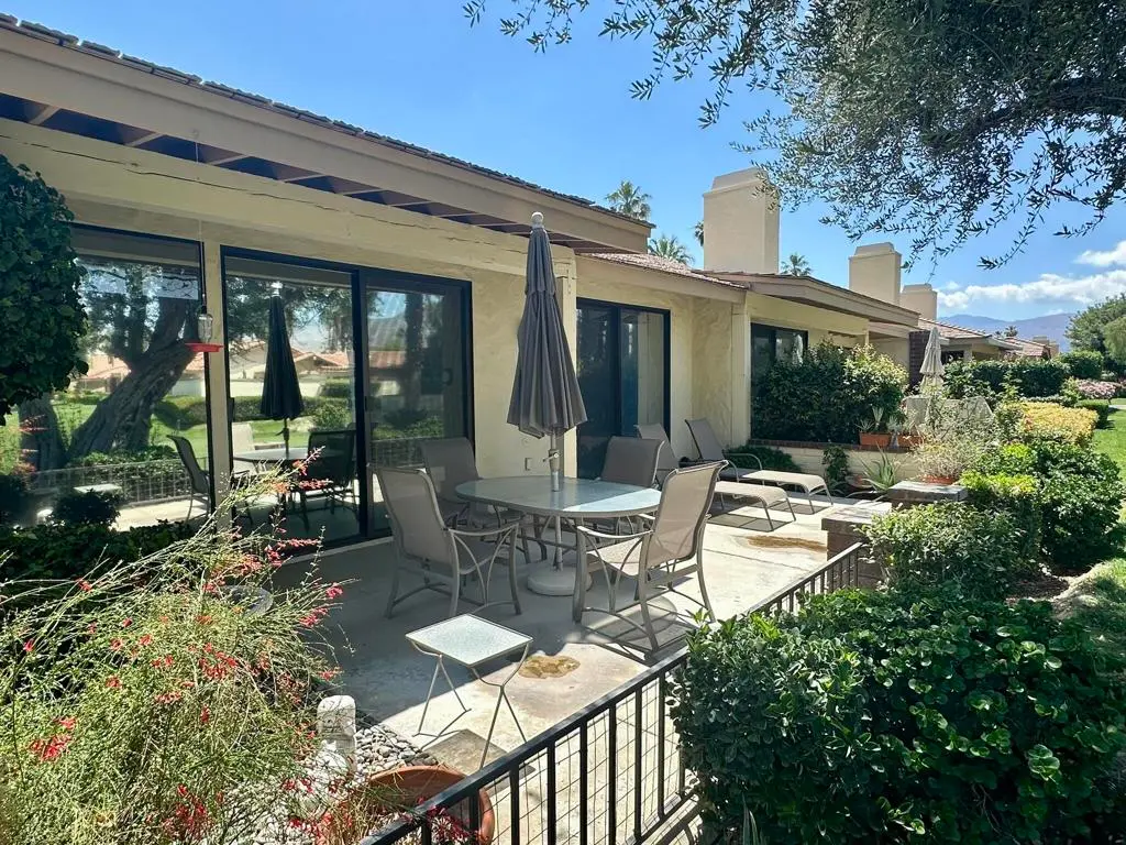 Residential Lease for rent at 347 Gran Via, Palm Desert, Riverside County, CA featuring 2 beds and 2 baths