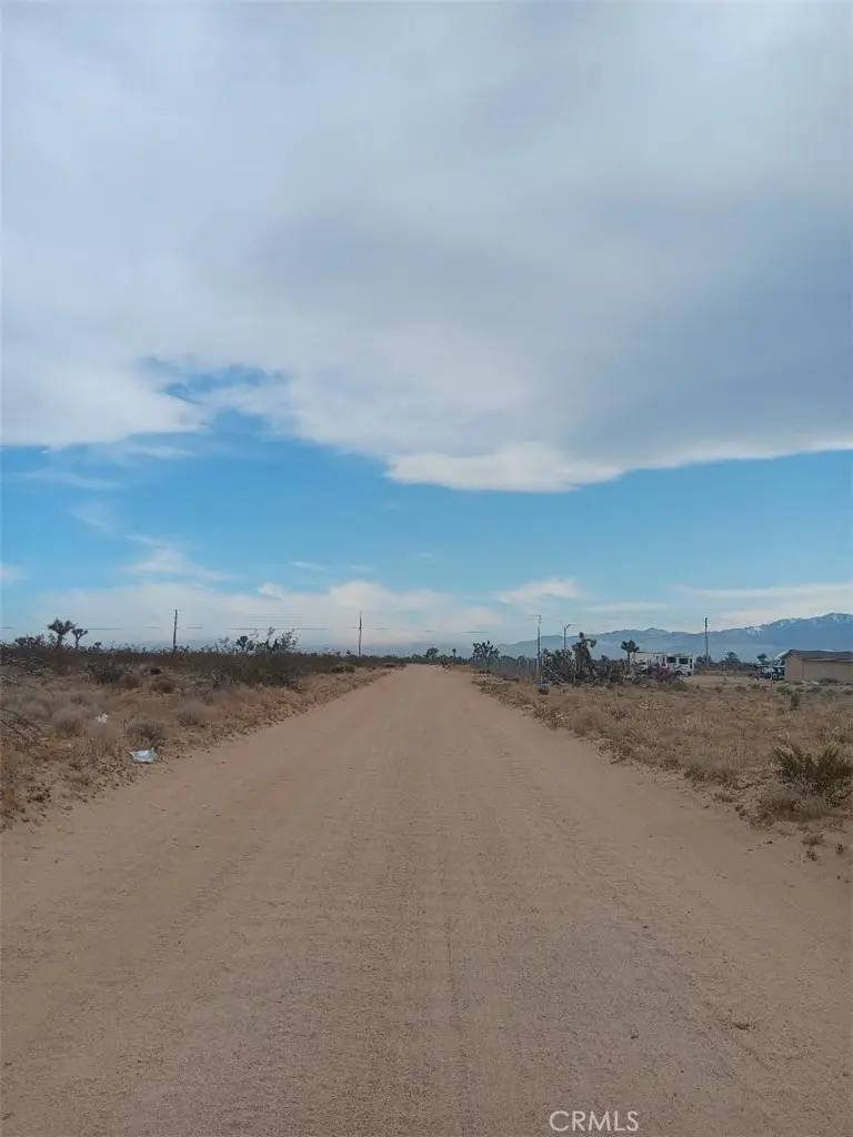 6692 Palmdale Rd, Phelan, CA — listing photo 1
