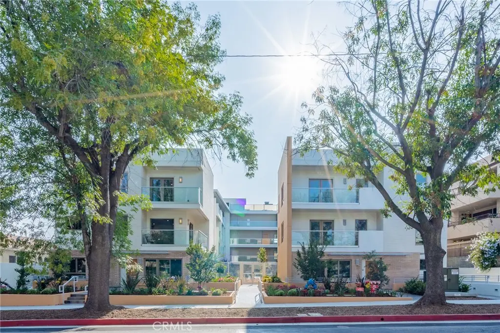 Condominium for sale at 137 S Wilson Avenue 106, Pasadena, CA and 1 bath