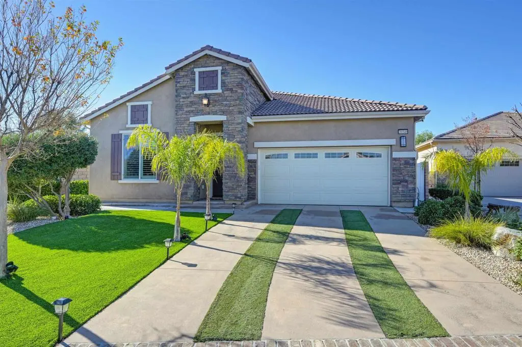 Single Family Residence for sale at 26549 Roseate Cir, Menifee, CA featuring 3 beds and 2 baths
