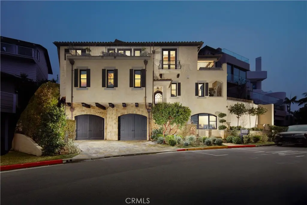 Single Family Residence for rent at 11 Emerald Bay, Laguna Beach, CA featuring 5 beds and 5 baths