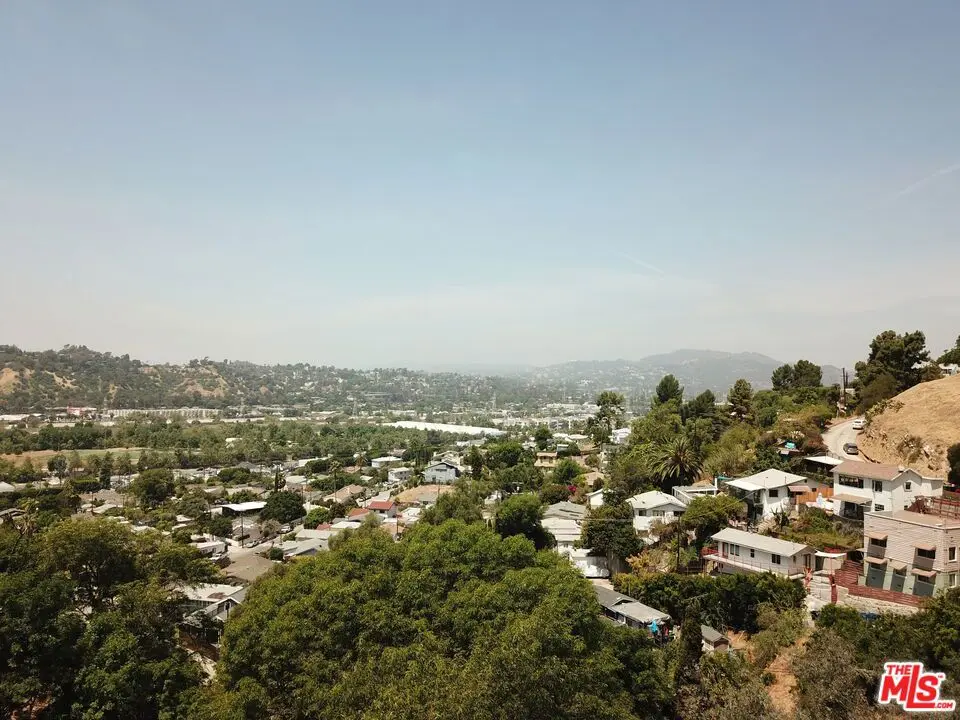 1526 N Cliff Drive, Los Angeles, CA — listing photo 1
