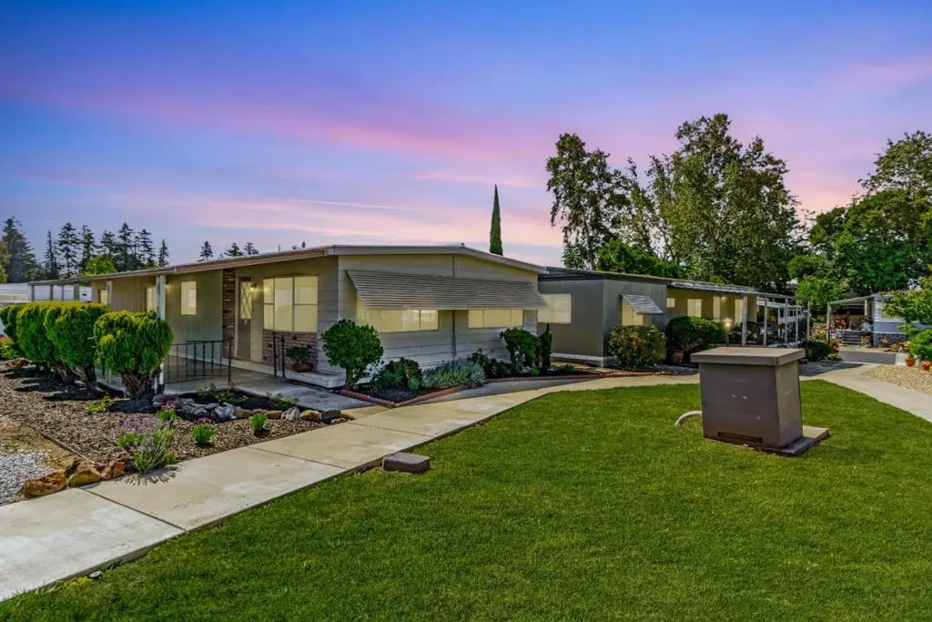 Manufactured In Park for sale at 2097 Dalis Drive 79, Concord, CA featuring 2 beds and 2 baths