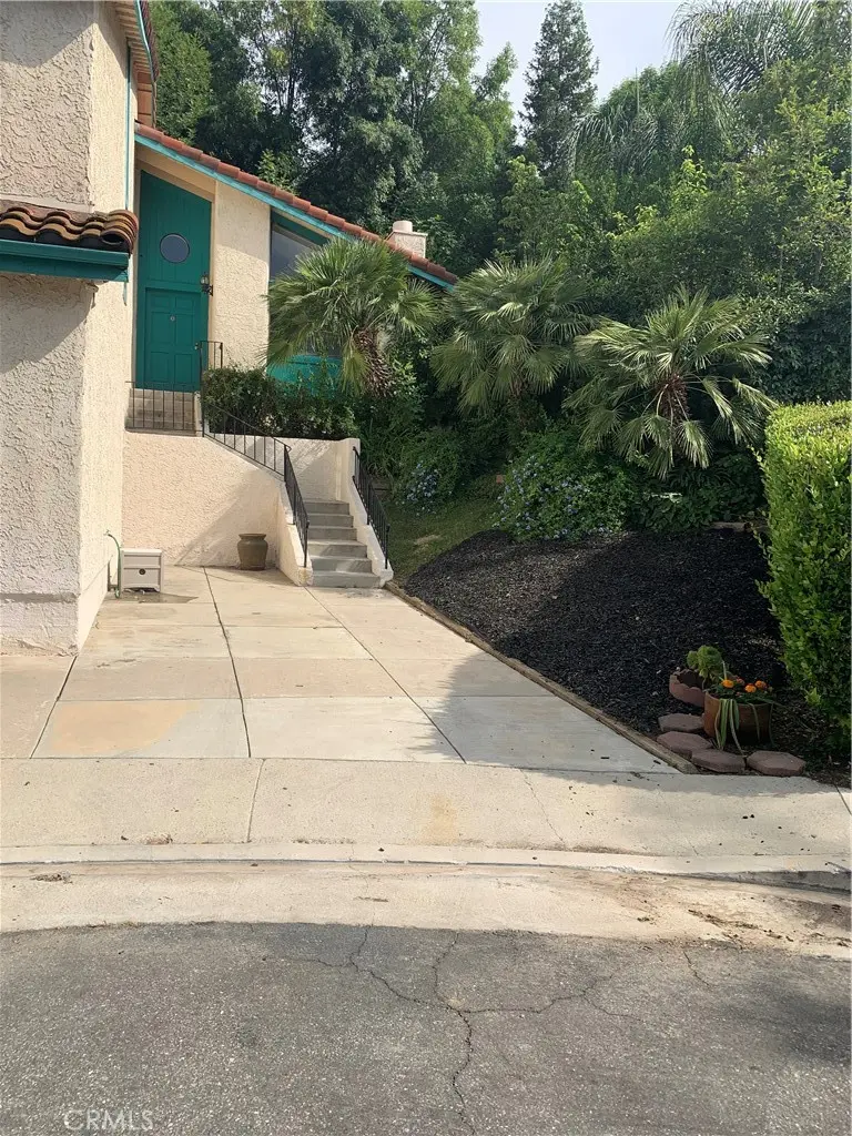5246 Calderon Road, Woodland Hills, CA — listing photo 1