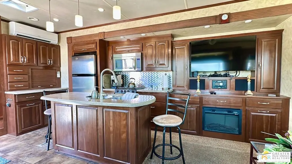 Manufactured In Park for sale at 69801 Ramon Road 272, Cathedral City, CA featuring 1 bed and 1 bath