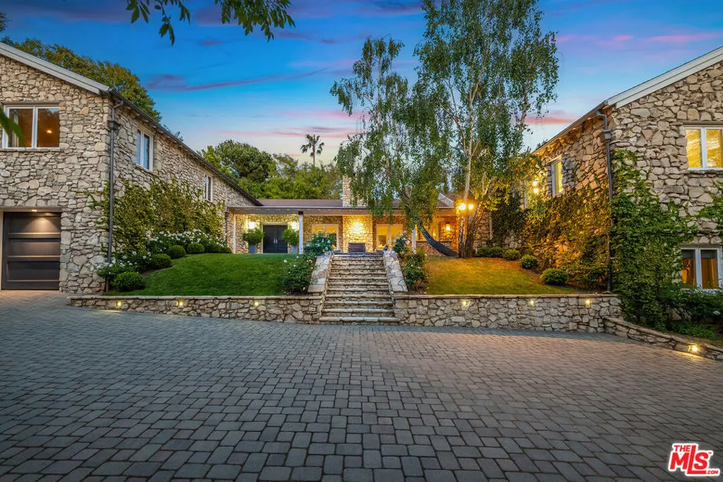 Single Family Residence for sale at 422 Parkwood Drive, Los Angeles, CA featuring 5 beds and 7 baths