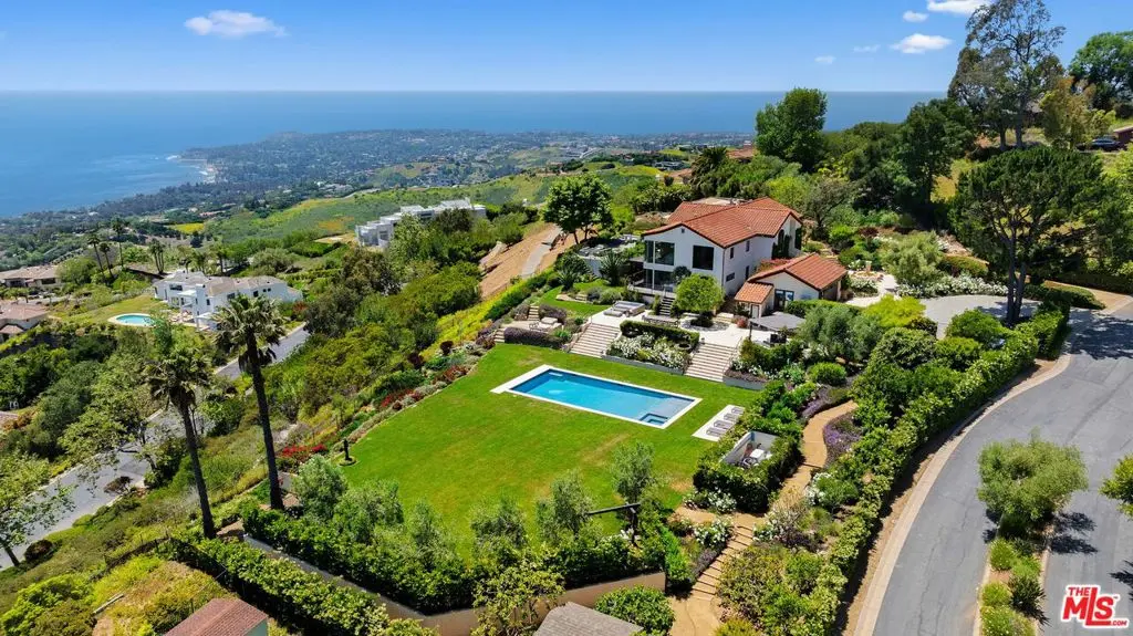 Residential Lease for rent at 27450 Calicut Road, Malibu, Los Angeles County, CA featuring 4 beds and 5 baths