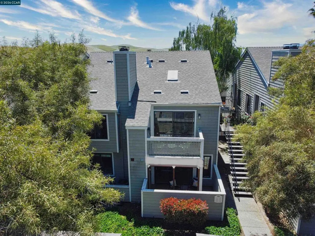 Condominium for sale at 122 Eastridge Drive, San Ramon, CA featuring 1 bed and 1 bath