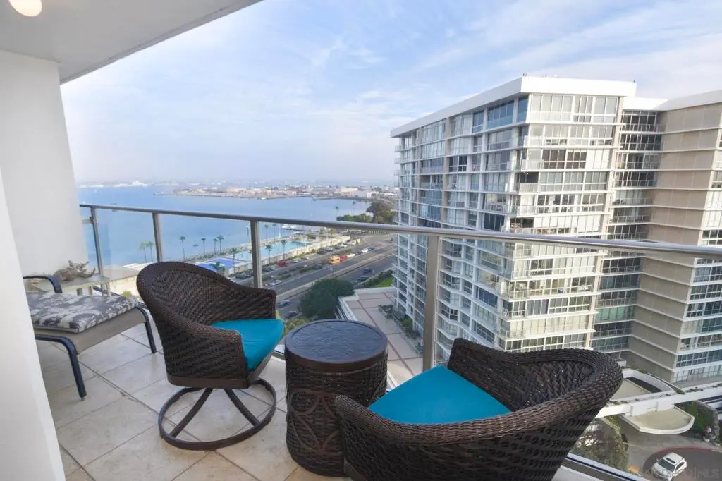 Residential Lease for rent at 1810 Avenida Del Mundo 1201, Coronado, San Diego County, CA featuring 1 bed and 1 bath