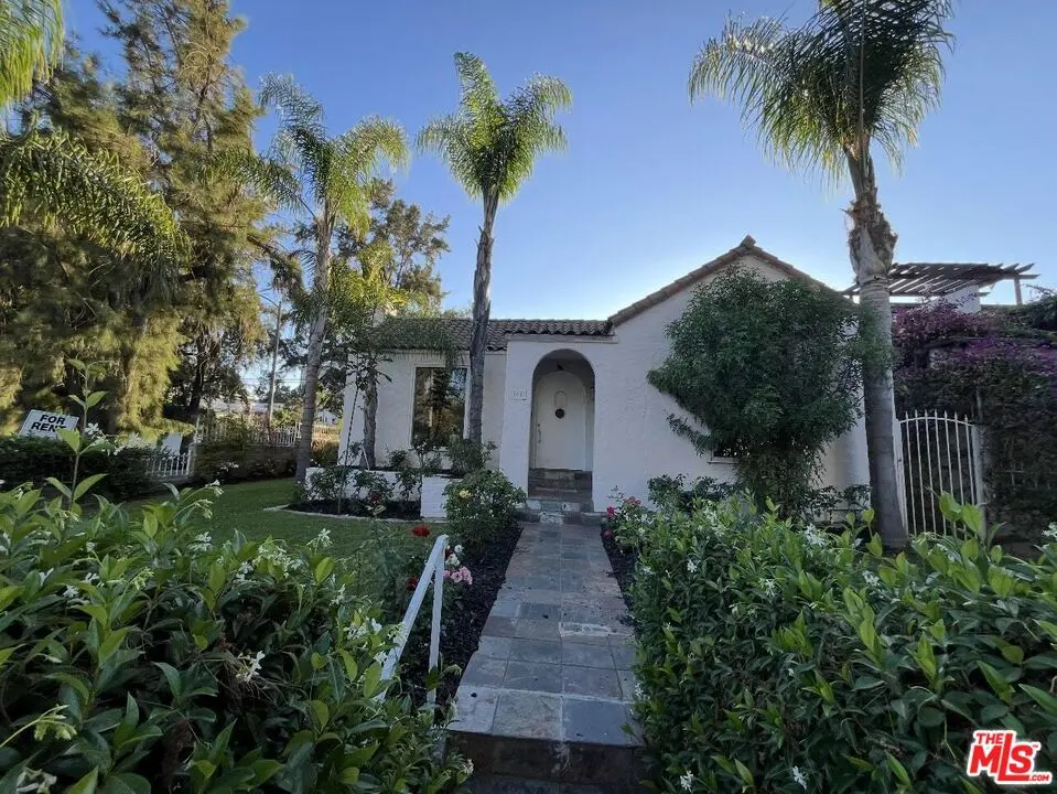 Single Family Residence for rent at 101 N La Peer Drive, Los Angeles, CA featuring 3 beds and 2 baths