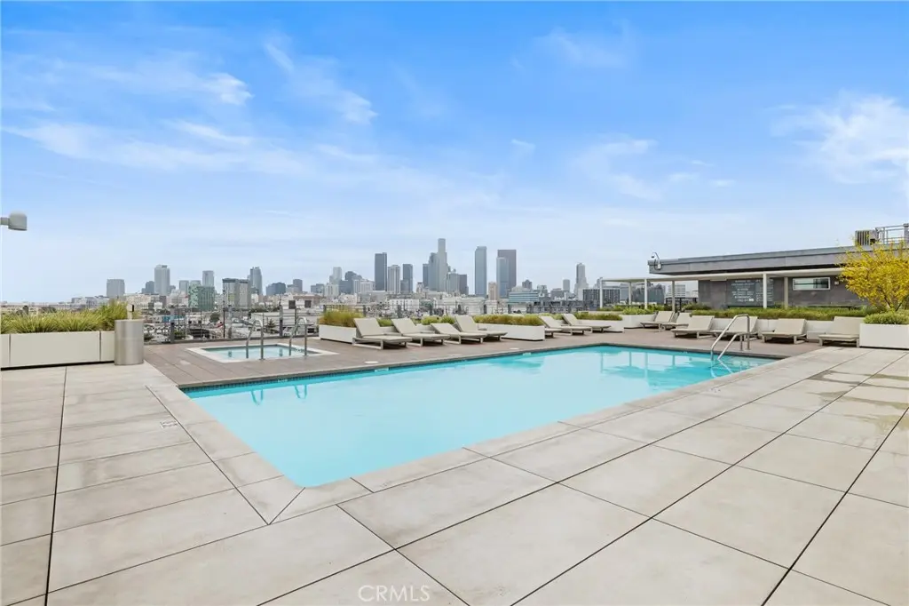 Condominium for sale at 527 Molino Street 213, Los Angeles, CA featuring 1 bed and 1 bath