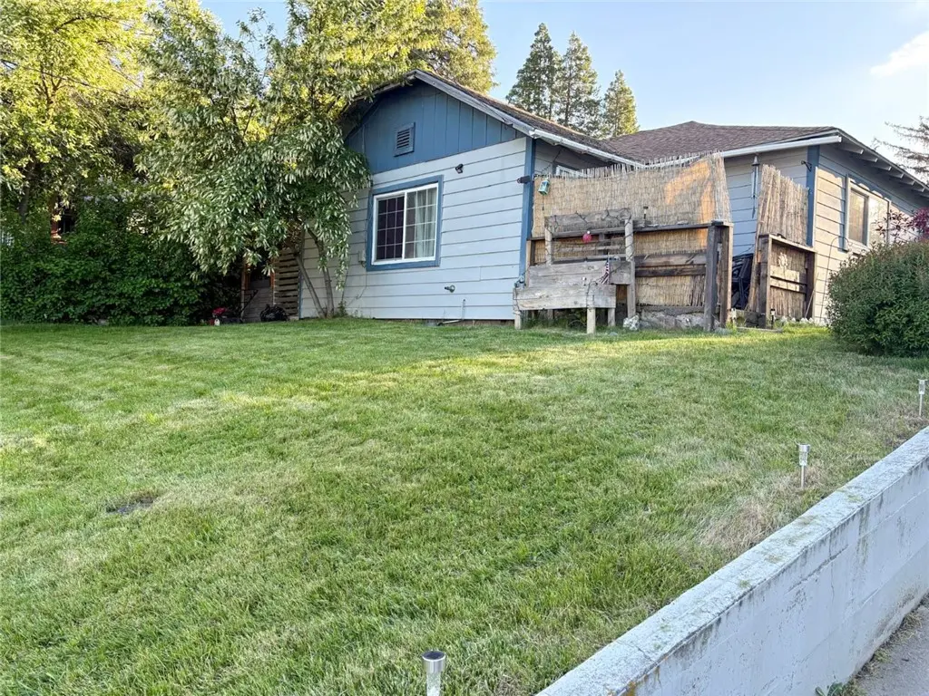 216 College Avenue, Weed, CA — listing photo 1