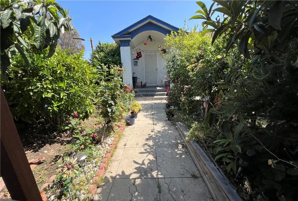 Single Family Residence for sale at 1500 W 52nd, Los Angeles, CA featuring 2 beds and 1 bath