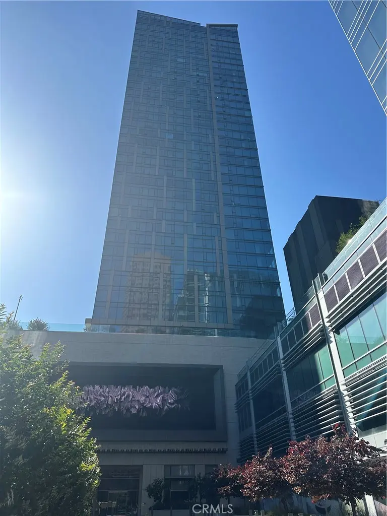 Condominium for sale at 889 Francisco Street 2601, Los Angeles, CA featuring 1 bed and 2 baths