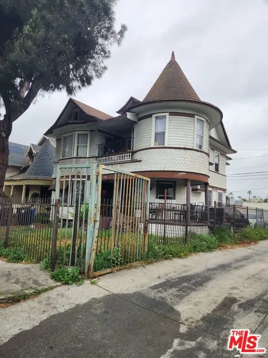 Residential Income for sale at 626 E 54th Street, Los Angeles, CA featuring 9 beds and 4 baths