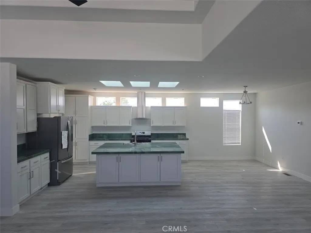 21500 Lassen 45, Chatsworth, CA — listing photo 1