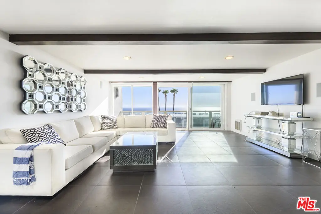 Residential Lease for rent at 11958 Oceanaire Lane, Malibu, Los Angeles County, CA featuring 2 beds and 2 baths