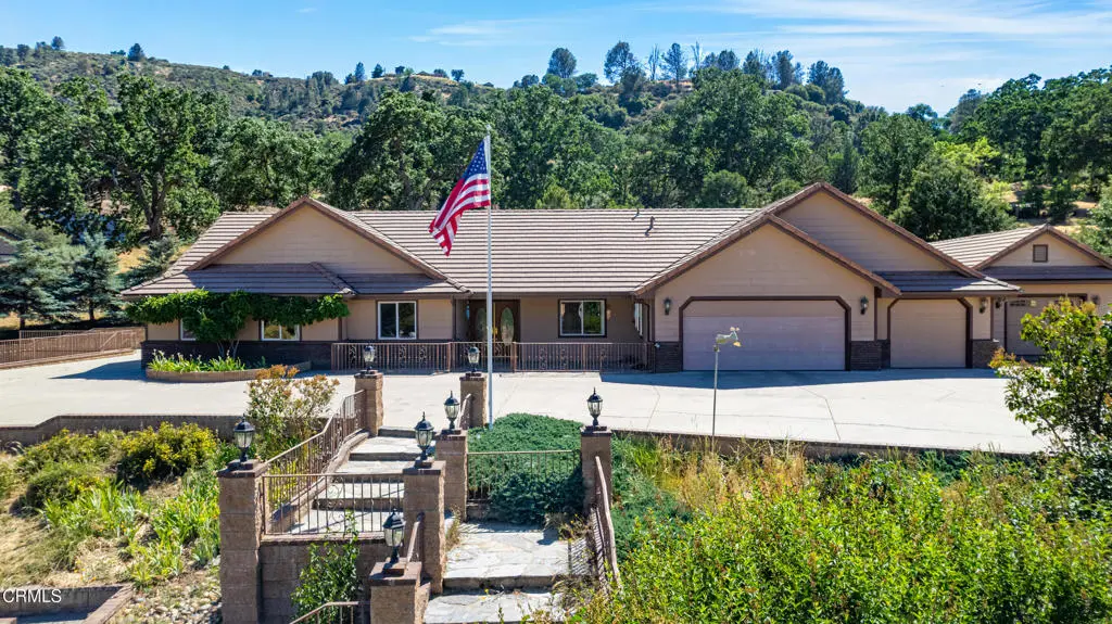 Single Family Residence for sale at 30100 Sunland Way, Tehachapi, CA featuring 3 beds and 2 baths