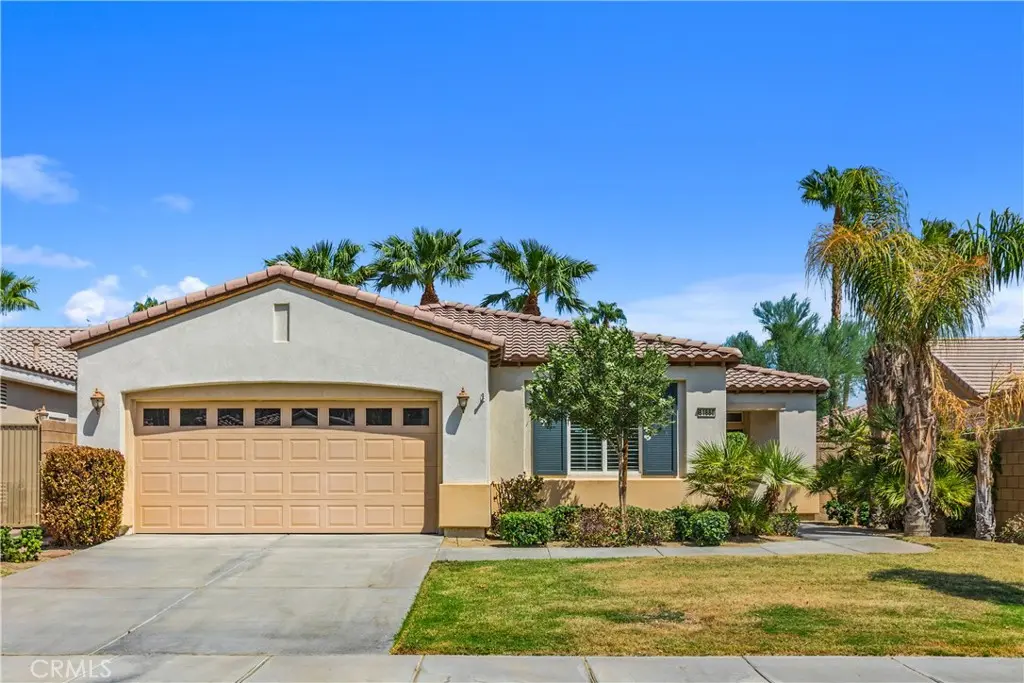 Residential Lease for rent at 81880 Golden Star Way, La Quinta, Riverside County, CA featuring 2 beds and 2 baths
