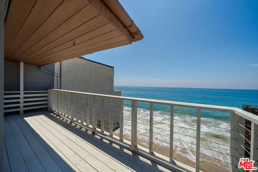 Residential Lease for rent at 20644 Pacific Coast Highway, Malibu, Los Angeles County, CA featuring 3 beds and 1 bath