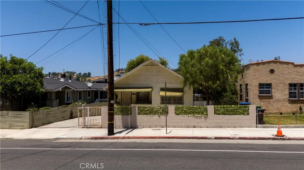 Duplex for sale at 3621 Griffin Avenue, Los Angeles, CA