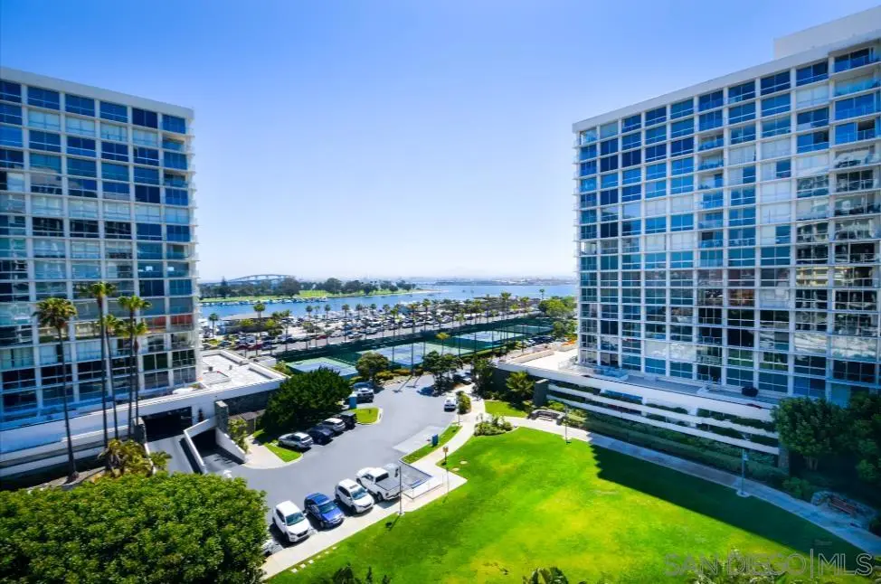 Single Family Residence for rent at 1720 Avenida Del Mundo 607, Coronado, CA featuring 1 bed and 1 bath
