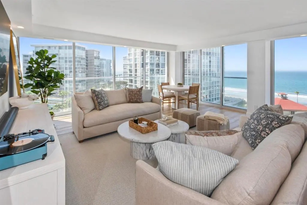 Single Family Residence for rent at 1710 Avenida Del Mundo 803, Coronado, CA featuring 3 beds and 3 baths