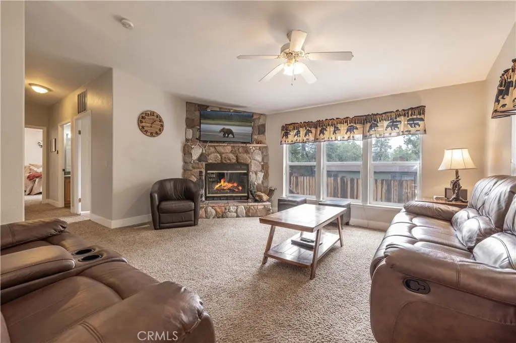 410 Los Angeles Avenue, Sugarloaf, CA — listing photo 1