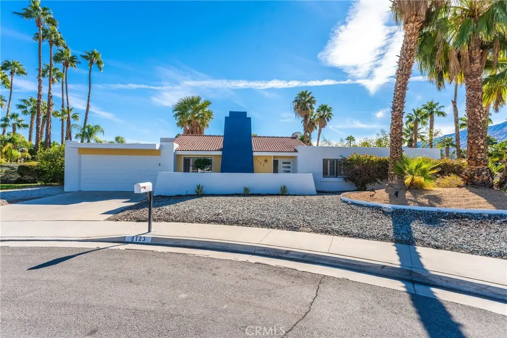 Residential Lease for rent at 1123 E El Cid, Palm Springs, Riverside County, CA featuring 3 beds and 2 baths