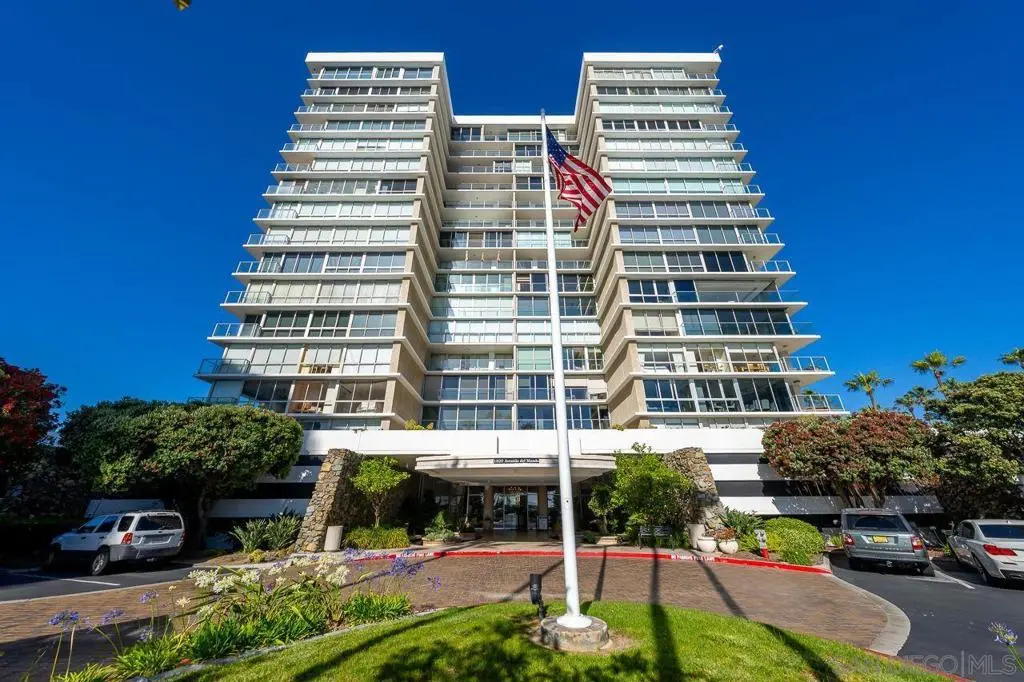 Single Family Residence for rent at 1820 Avenida Del Mundo 209, Coronado, CA featuring 2 beds and 2 baths