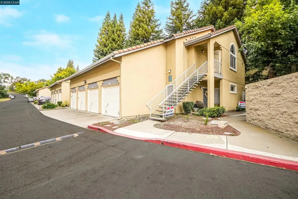 Condominium for sale at 1407 Forest Run, Hercules, CA featuring 2 beds and 1 bath