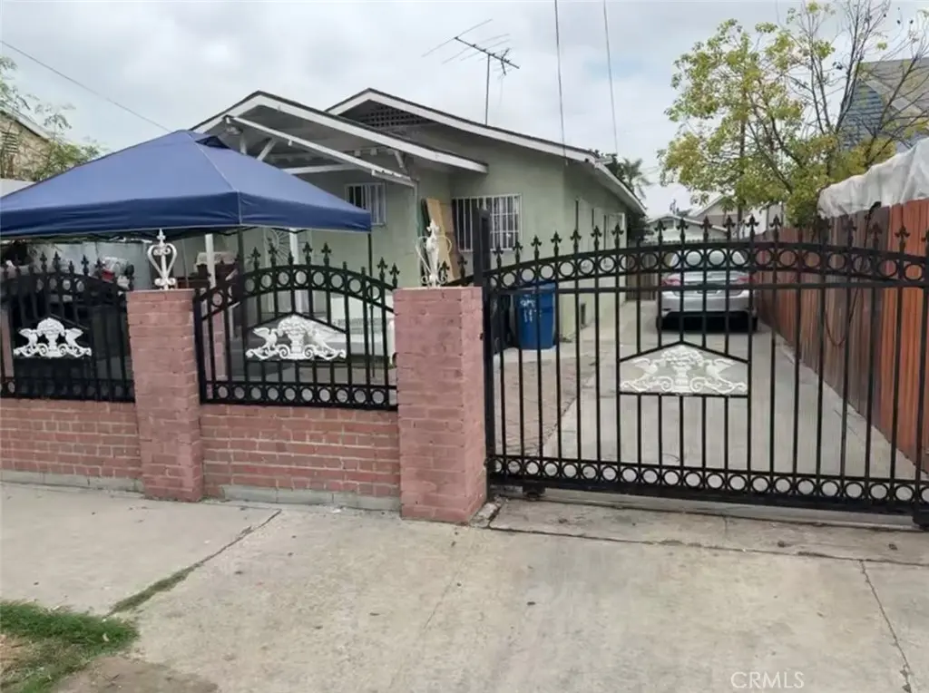 Duplex for sale at 917 E 42nd Street, Los Angeles, CA