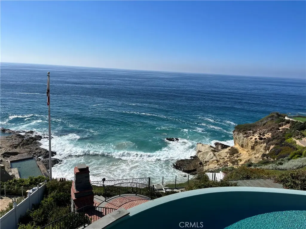 Single Family Residence for rent at 50 N La Senda Drive, Laguna Beach, CA featuring 4 beds and 4 baths