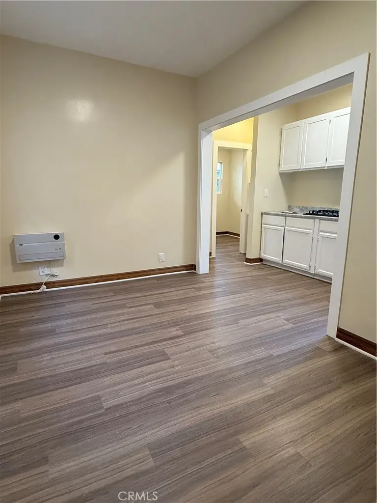 Residential Lease for rent at 1944 New England Street, Los Angeles, Los Angeles County, CA featuring 1 bed and 1 bath