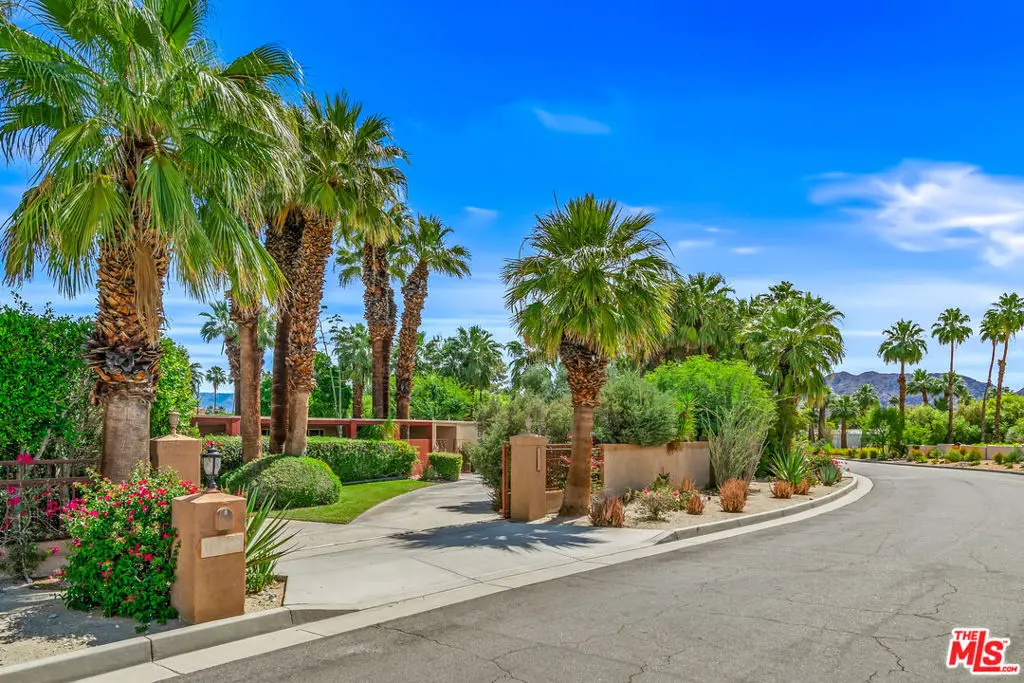 Residential Lease for rent at 74550 OLD PROSPECTOR Trail, Palm Desert, Riverside County, CA featuring 5 beds and 5 baths