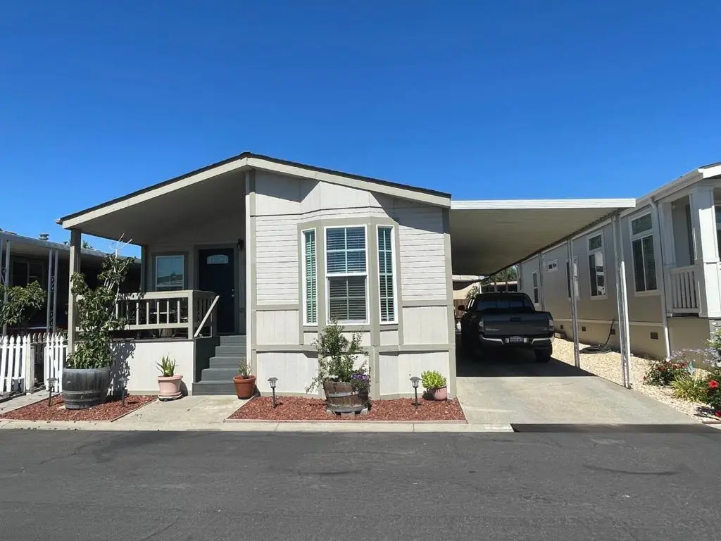 Residential for sale at 500 W 10th Street 61, Gilroy, CA featuring 3 beds and 2 baths