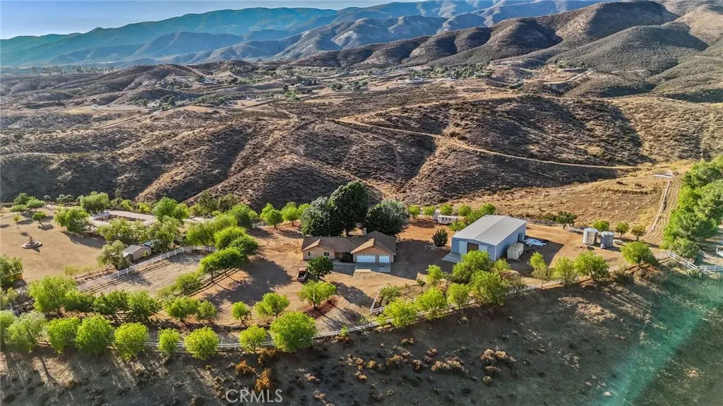 11709 Mint Canyon Road, Agua Dulce, CA — listing photo 1