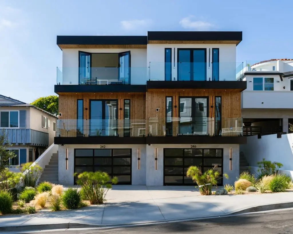 Single Family Residence for rent at 246 Playa Del Norte, La Jolla, CA featuring 5 beds and 6 baths