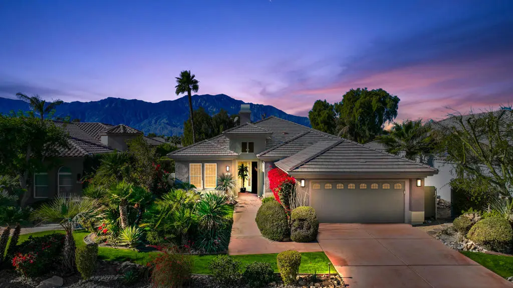 Single Family Residence for rent at 21 Via Bella, Rancho Mirage, CA featuring 3 beds and 2 baths