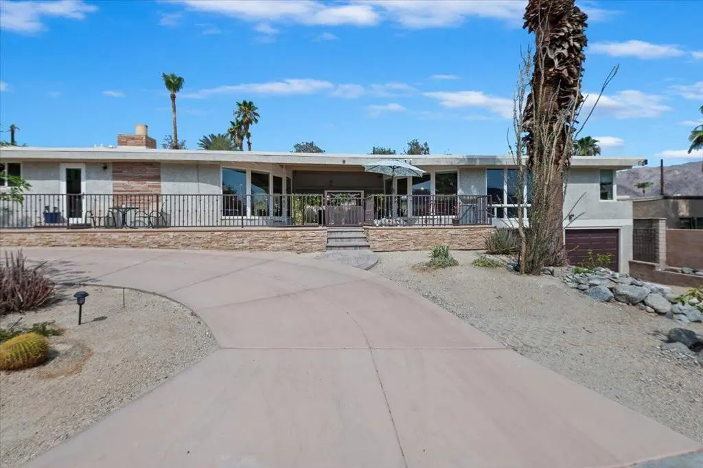 Residential Lease for rent at 54925 Avenida Ramirez, La Quinta, Riverside County, CA featuring 3 beds and 3 baths