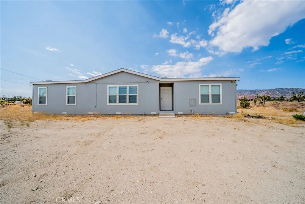 1573 Smoke Tree Road, Pinon Hills, CA — listing photo 1