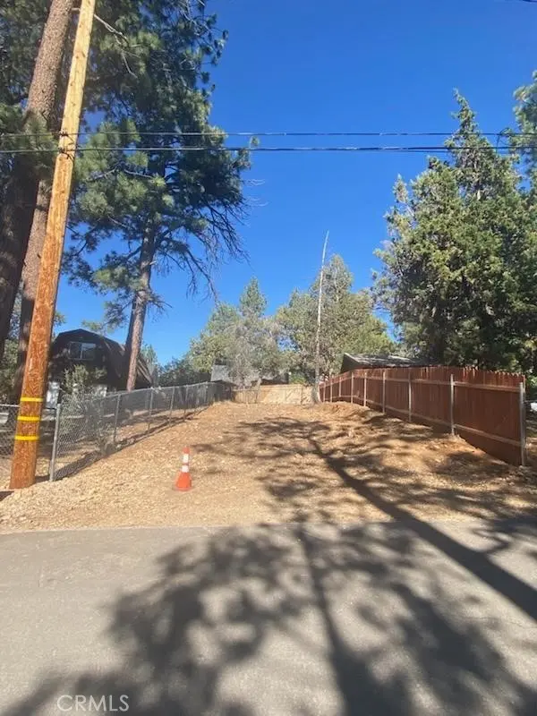 827 Wabash Lane, Sugarloaf, CA — listing photo 1