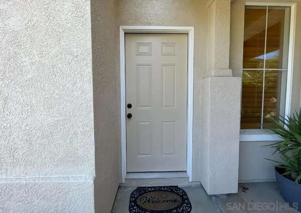 1863 Almagro Ln, Escondido, CA — listing photo 1
