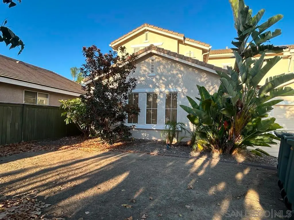Residential Lease for rent at 1863 Almagro Ln, Escondido, San Diego County, CA featuring 1 bed and 1 bath