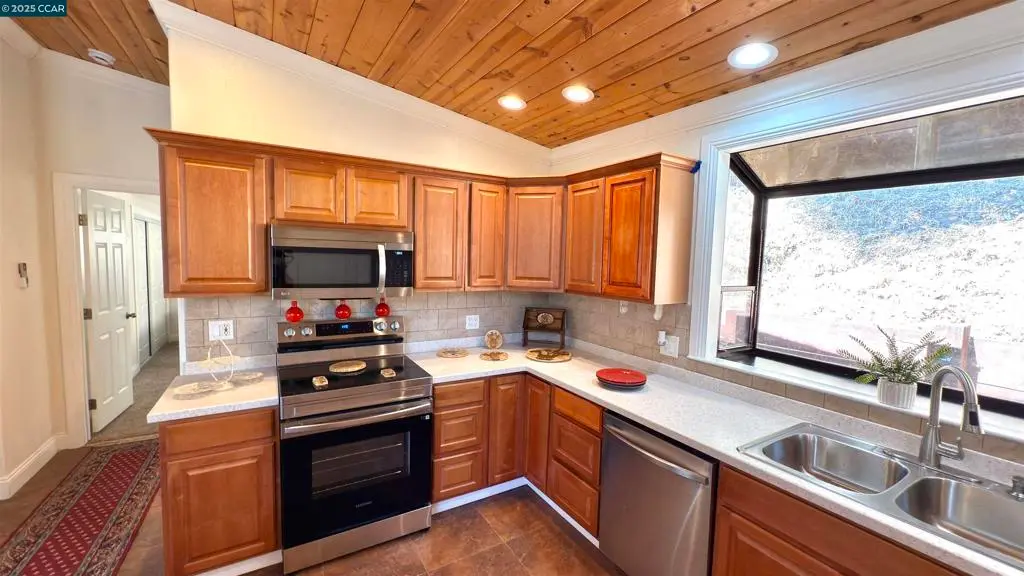 5935 Sunrise Ct, Lower Lake, CA — listing photo 1